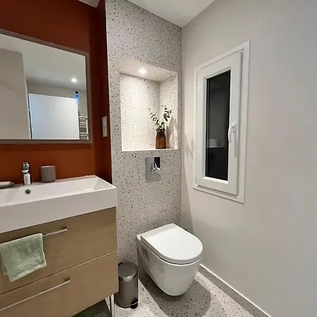2 Bedroom With Ac