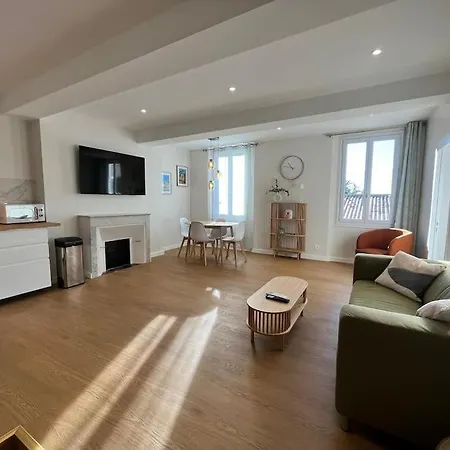 2 Bedroom With Ac Apartment